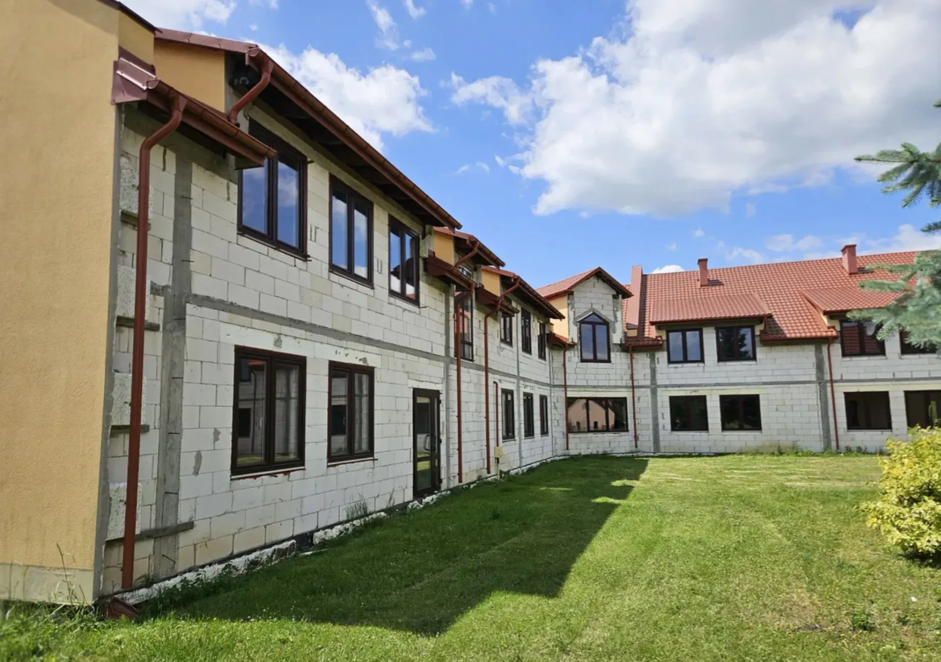 Obiekt Medyczny wraz z domem na sprzedaż 5