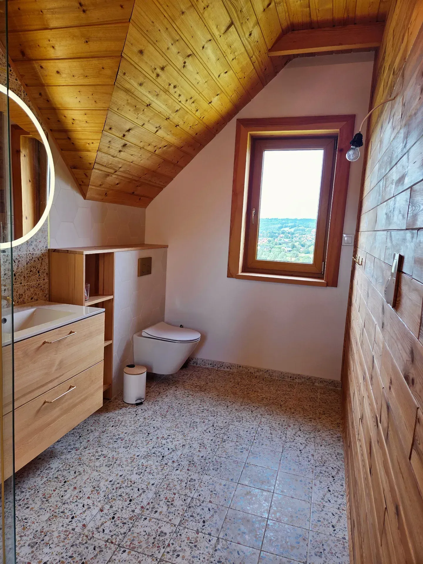 Wyjątkowy kompleks dwóch domów w Kielnarowej 14