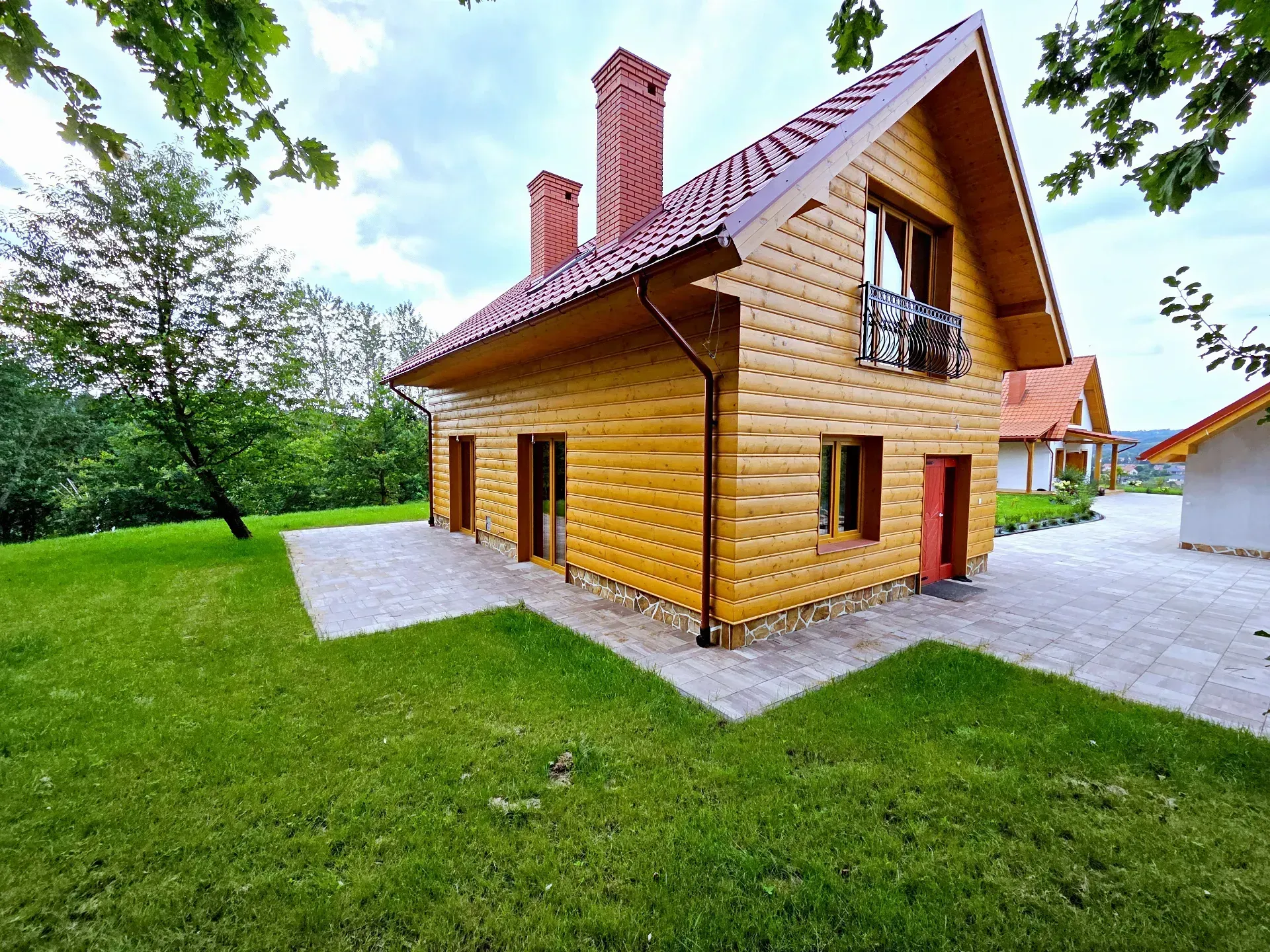 Wyjątkowy kompleks dwóch domów w Kielnarowej 17