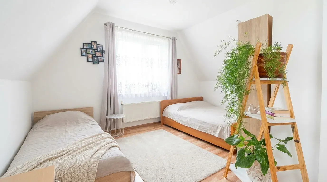 Dom z dużą działką i domkiem całorocznym 17